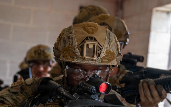 Security Forces learns entry and clear techniques