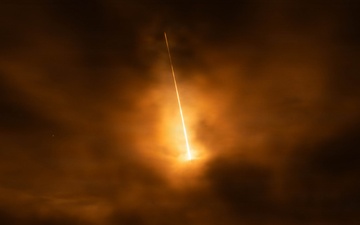 Vandenberg Guardians and Airmen Support Nighttime Launch of Starlink 17-21 Mission