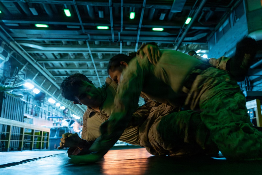 22nd MEU (SOC) | Well Deck Grappling Aboard USS San Antonio