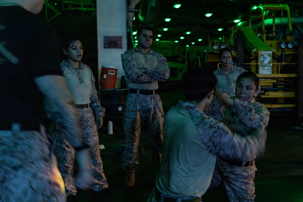 22nd MEU (SOC) | Well Deck Grappling Aboard USS San Antonio