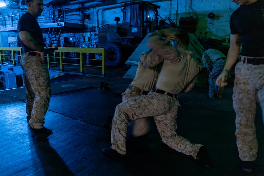 22nd MEU (SOC) | Well Deck Grappling Aboard USS San Antonio