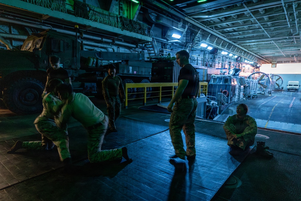 22nd MEU (SOC) | Well Deck Grappling Aboard USS San Antonio