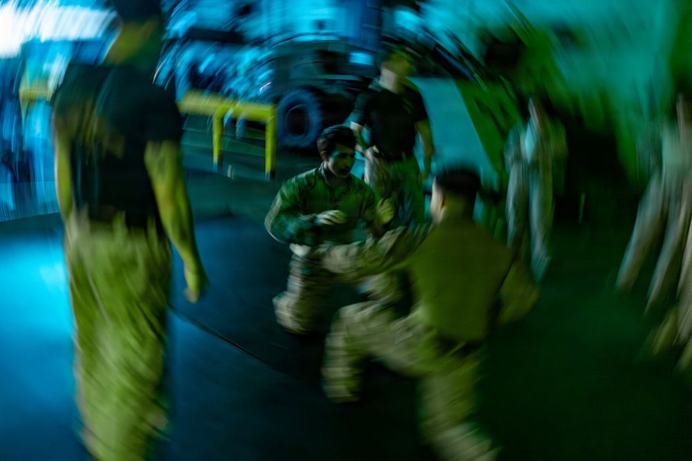 22nd MEU (SOC) | Well Deck Grappling Aboard USS San Antonio