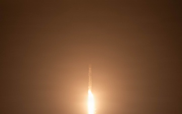 Vandenberg Guardians and Airmen Support Nighttime Launch of Starlink 17-21 Mission