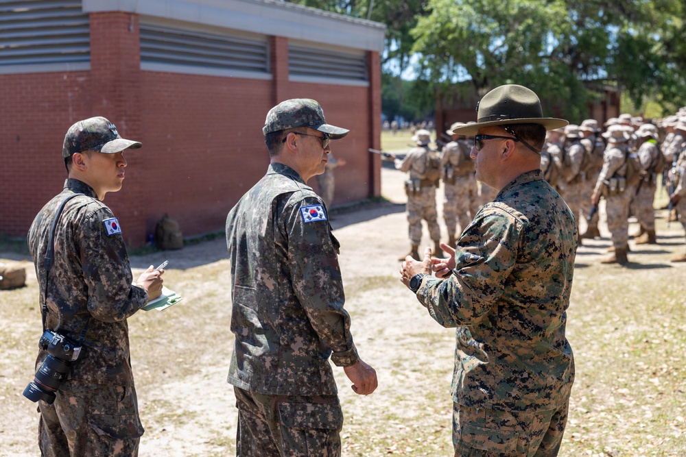 Maj. Gen. Seung Min Ryu visit Parris Island