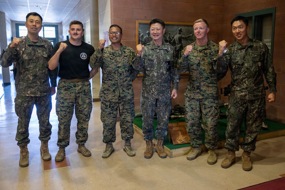 Maj. Gen. Seung Min Ryu visit Parris Island