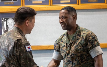 Maj. Gen. Seung Min Ryu visit Parris Island