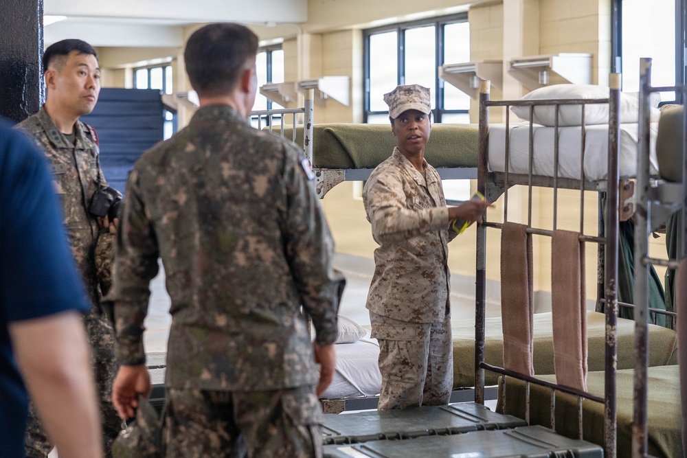 Maj. Gen. Seung Min Ryu visit Parris Island