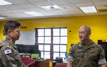 Maj. Gen. Seung Min Ryu visit Parris Island