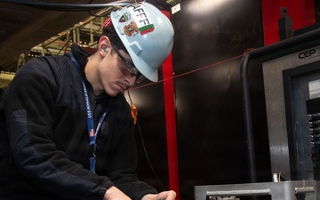 Ronald Regan Sailors and Contractors Conduct Maintenance