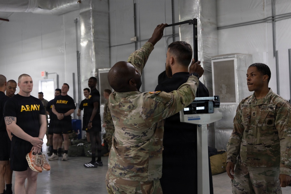ARCYBER/NETCOM Best Squad Competition Kicks Off with Weigh-In