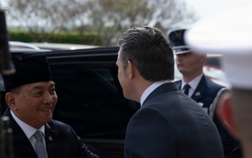 SW Hosts Indonesian Minister of Defense at Pentagon