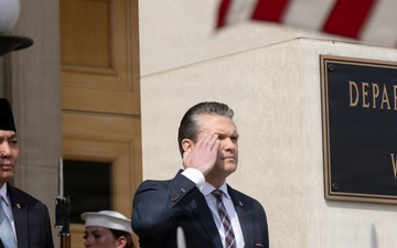 SW Hosts Indonesian Minister of Defense at Pentagon