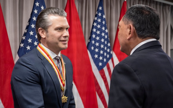 SW Hosts Indonesian Minister of Defense at Pentagon