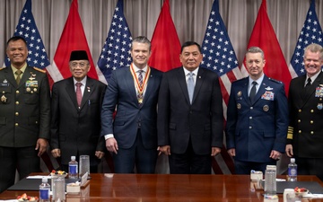 SW Hosts Indonesian Minister of Defense at Pentagon