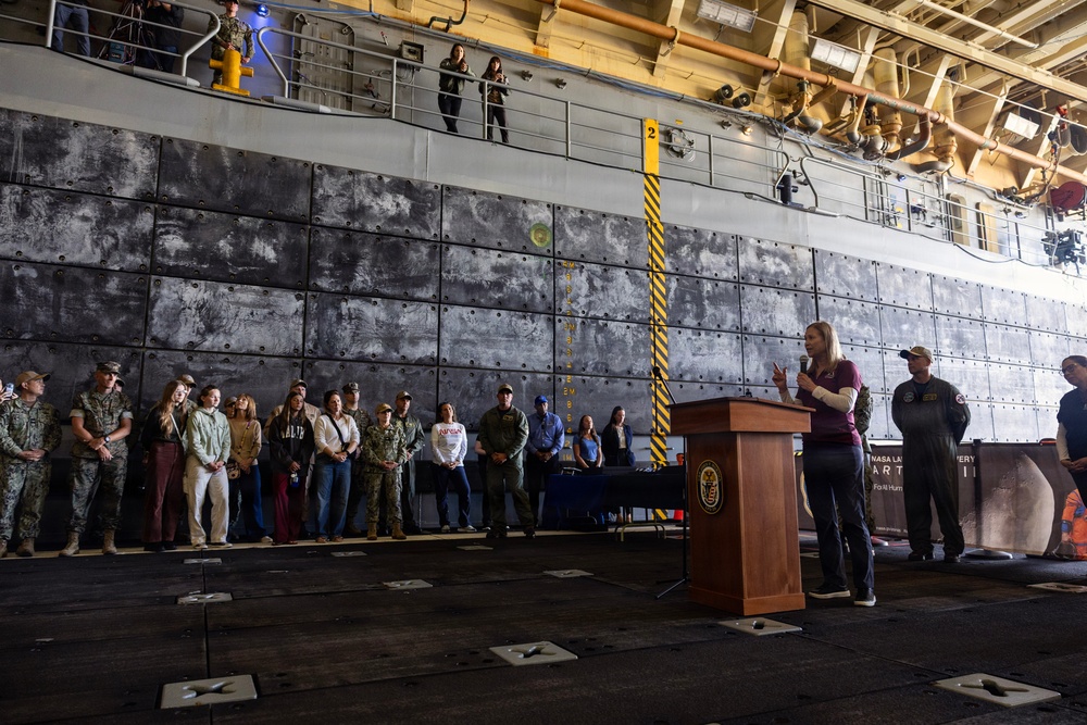 USS John P. Murtha holds Artemis II all-hands call, press conference