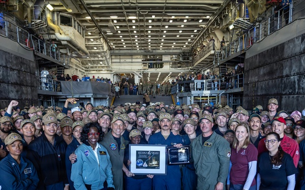 USS John P. Murtha holds Artemis II all-hands call, press conference