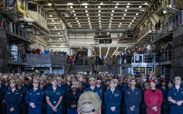 USS John P. Murtha holds Artemis II all-hands call, press conference