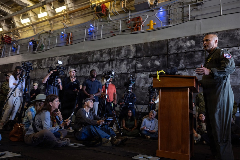 USS John P. Murtha holds Artemis II all-hands call, press conference