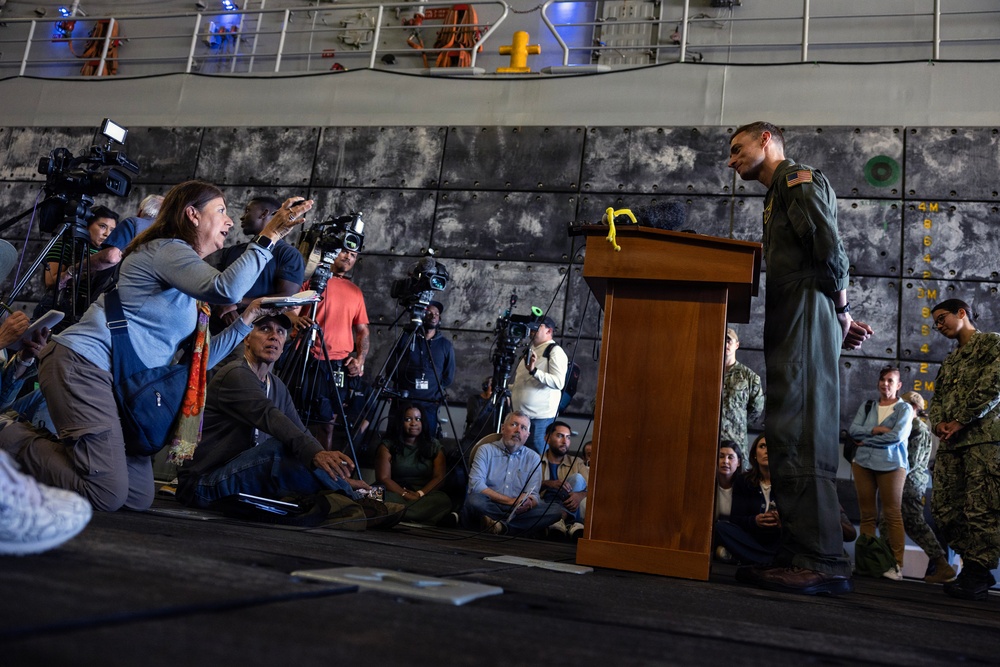 USS John P. Murtha holds Artemis II all-hands call, press conference