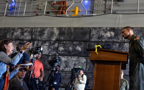 USS John P. Murtha holds Artemis II all-hands call, press conference