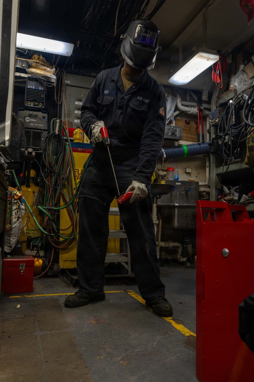 USS Oscar Austin (DDG 79) Conducts Daily Operations