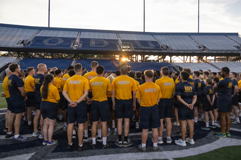SMMC Ruiz visits Hampton Roads NROTC