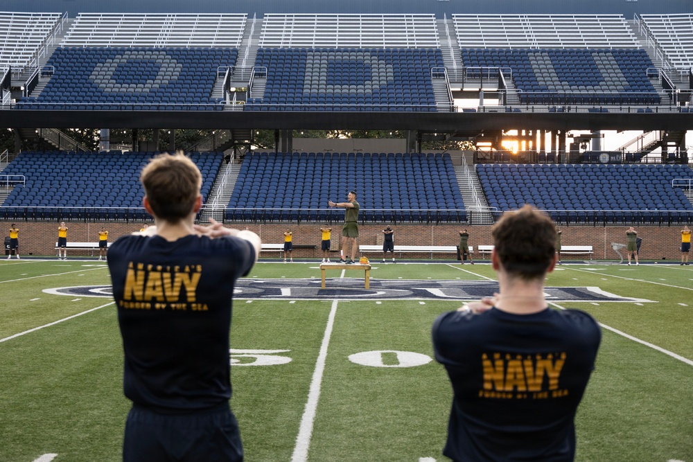 SMMC Ruiz visits Hampton Roads NROTC