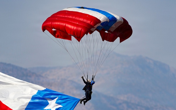 U.S. Air Force Wings of Blue showcase parachute excellence in Chile