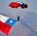U.S. Air Force Wings of Blue exhibe la excelencia del paracaídas en Chile