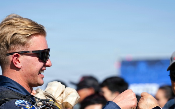 U.S. Air Force Wings of Blue showcase parachute excellence in Chile
