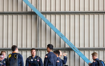U.S. Air Force Wings of Blue showcase parachute excellence in Chile