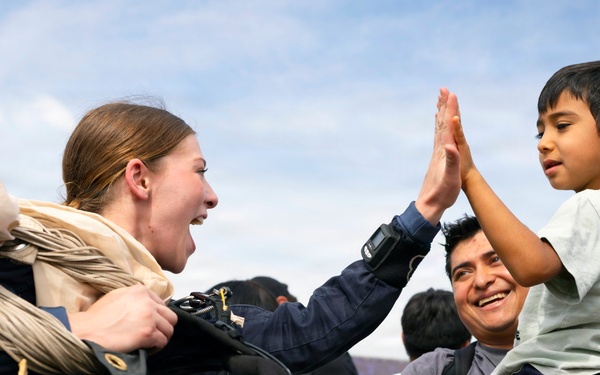 U.S. Air Force Wings of Blue showcase parachute excellence in Chile