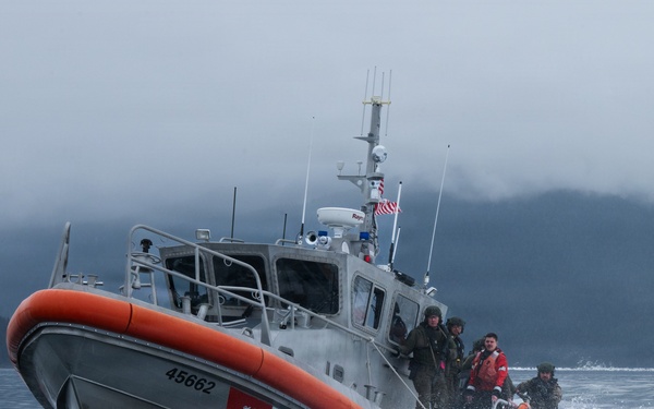 Coast Guard, SWAT and TSA conduct maritime training in Juneau, Alaska