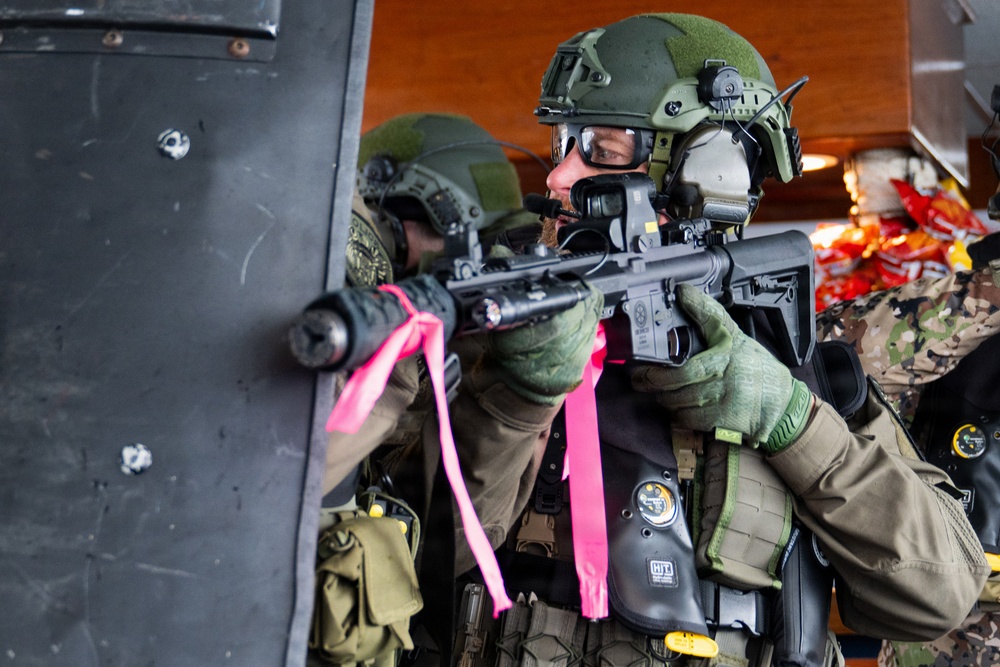 Coast Guard, SWAT and TSA conduct maritime training in Juneau, Alaska