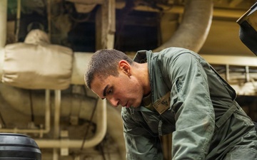 11th MEU Marines Conduct Vehicle Maintenance Aboard USS Boxer