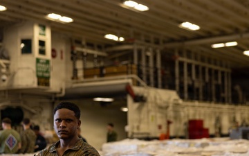 31st MEU | Marines and Sailors resupply at sea