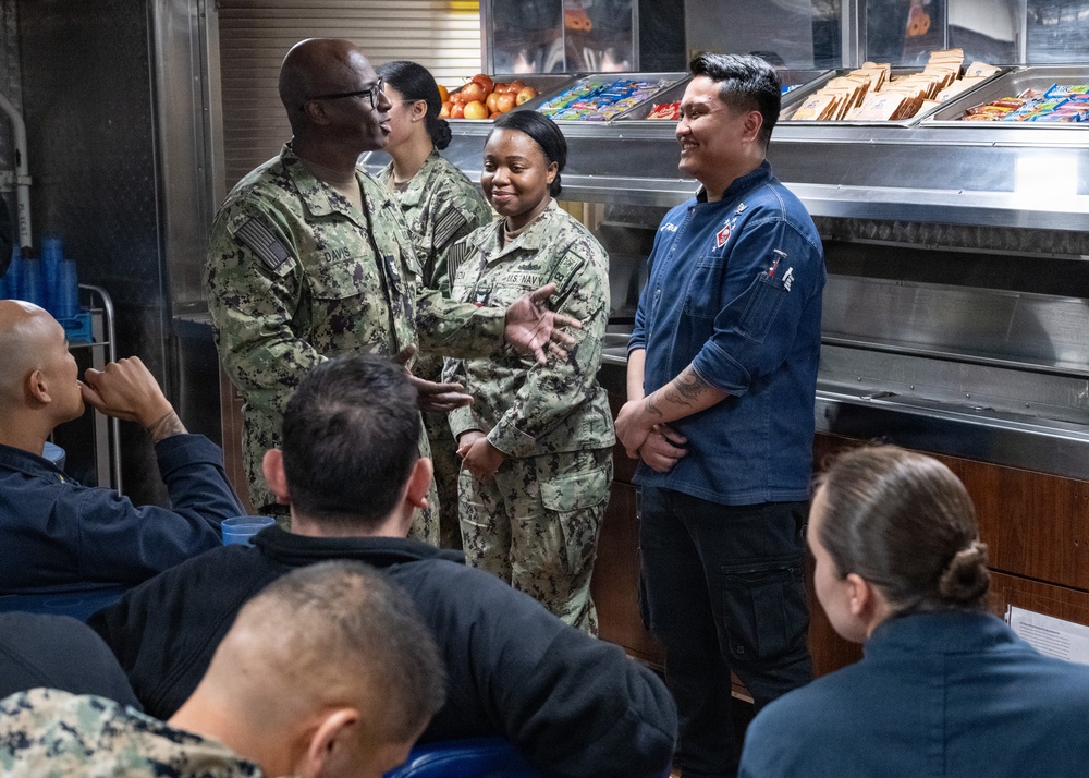 U.S. Pacific Fleet Master Chief Don Davis conducts battlespace circulation in NRSW