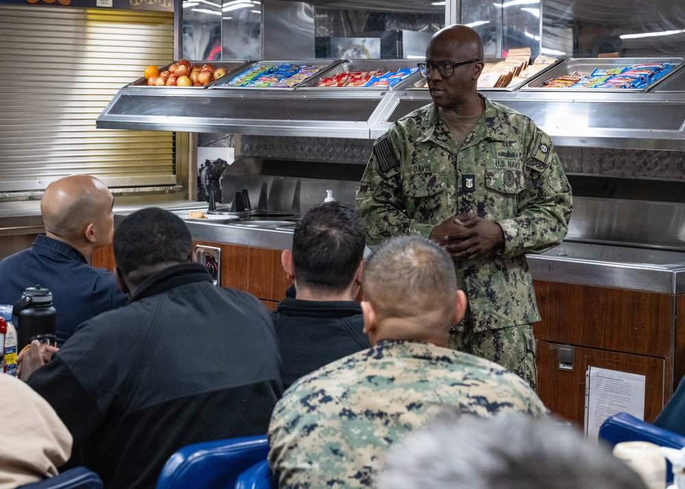 U.S. Pacific Fleet Master Chief Don Davis conducts battlespace circulation in NRSW