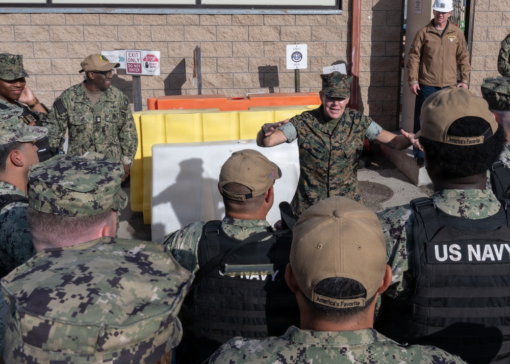 U.S. Pacific Fleet Master Chief Don Davis conducts battlespace circulation in NRSW