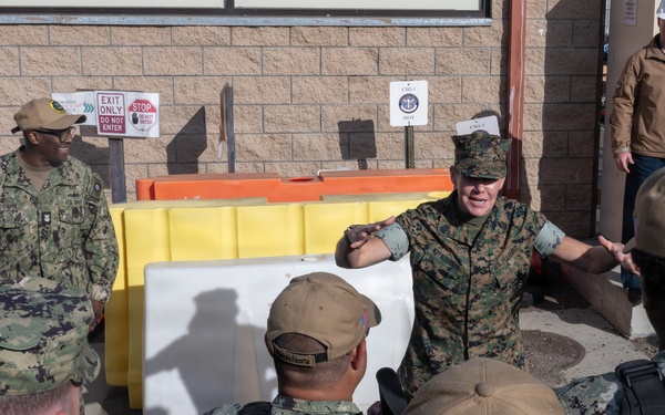 U.S. Pacific Fleet Master Chief Don Davis conducts battlespace circulation in NRSW