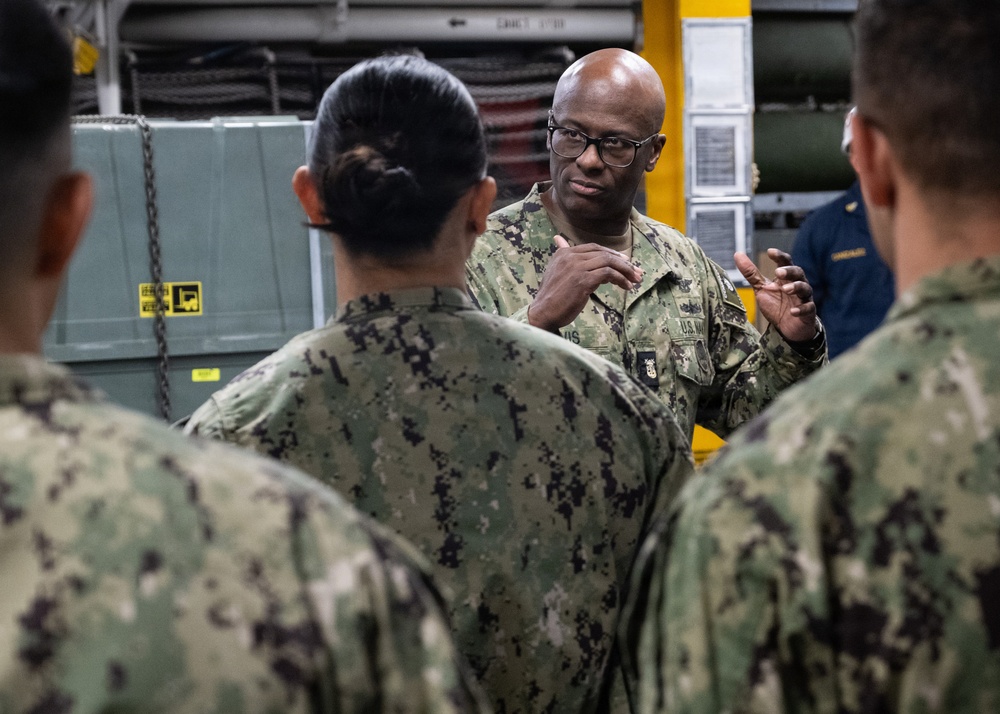U.S. Pacific Fleet Master Chief Don Davis conducts battlespace circulation in NRSW
