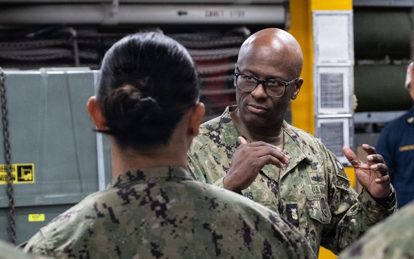 U.S. Pacific Fleet Master Chief Don Davis conducts battlespace circulation in NRSW