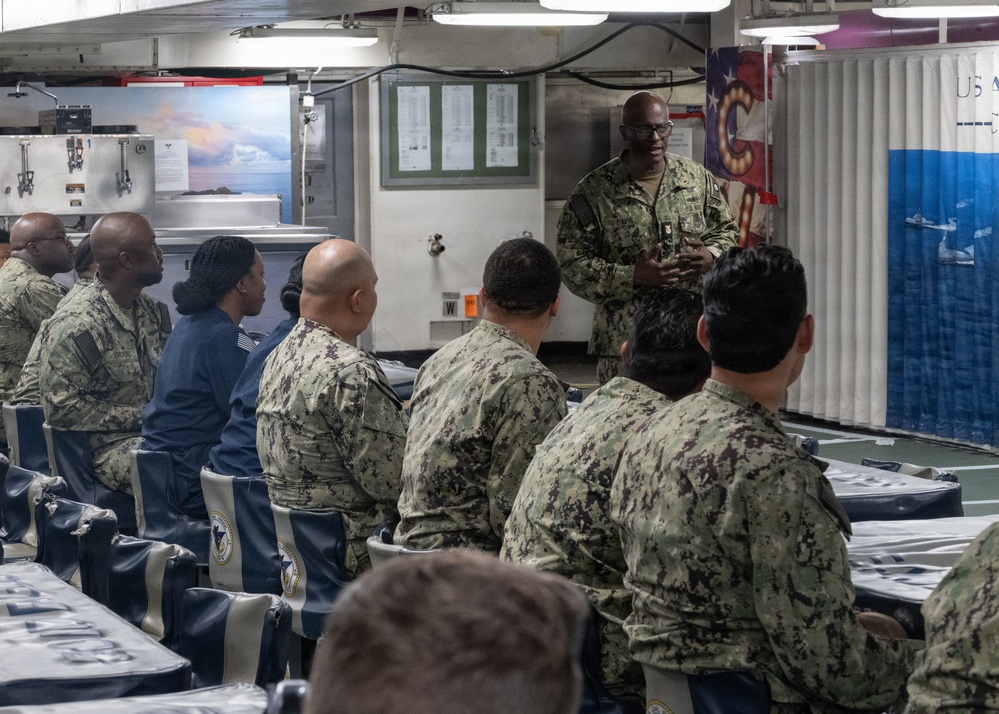 U.S. Pacific Fleet Master Chief Don Davis conducts battlespace circulation in NRSW