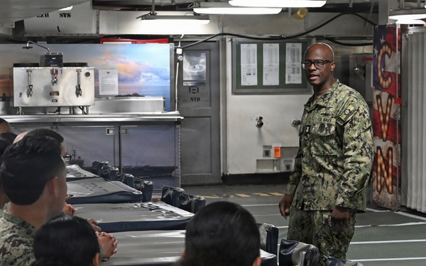U.S. Pacific Fleet Master Chief Don Davis conducts battlespace circulation in NRSW