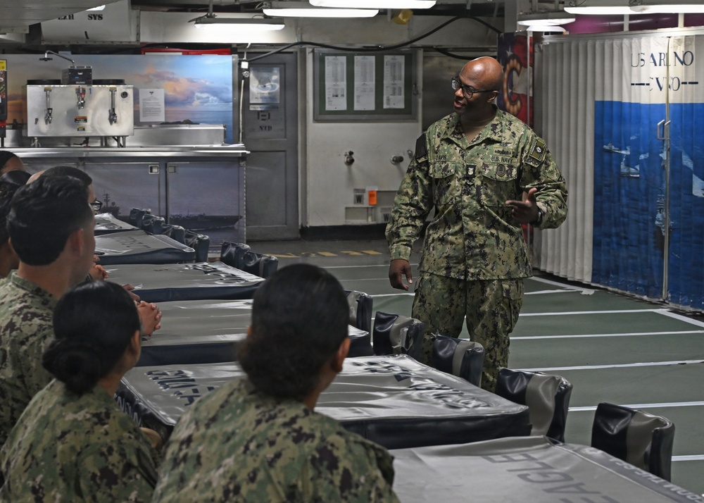 U.S. Pacific Fleet Master Chief Don Davis conducts battlespace circulation in NRSW