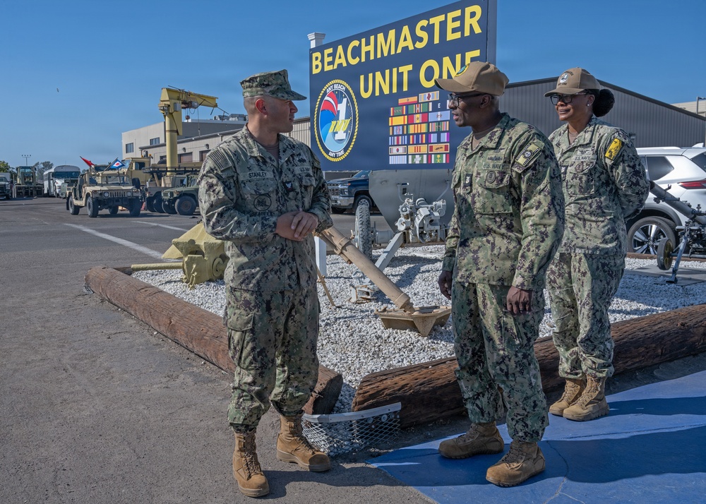 U.S. Pacific Fleet Master Chief Don Davis conducts battlespace circulation in NRSW