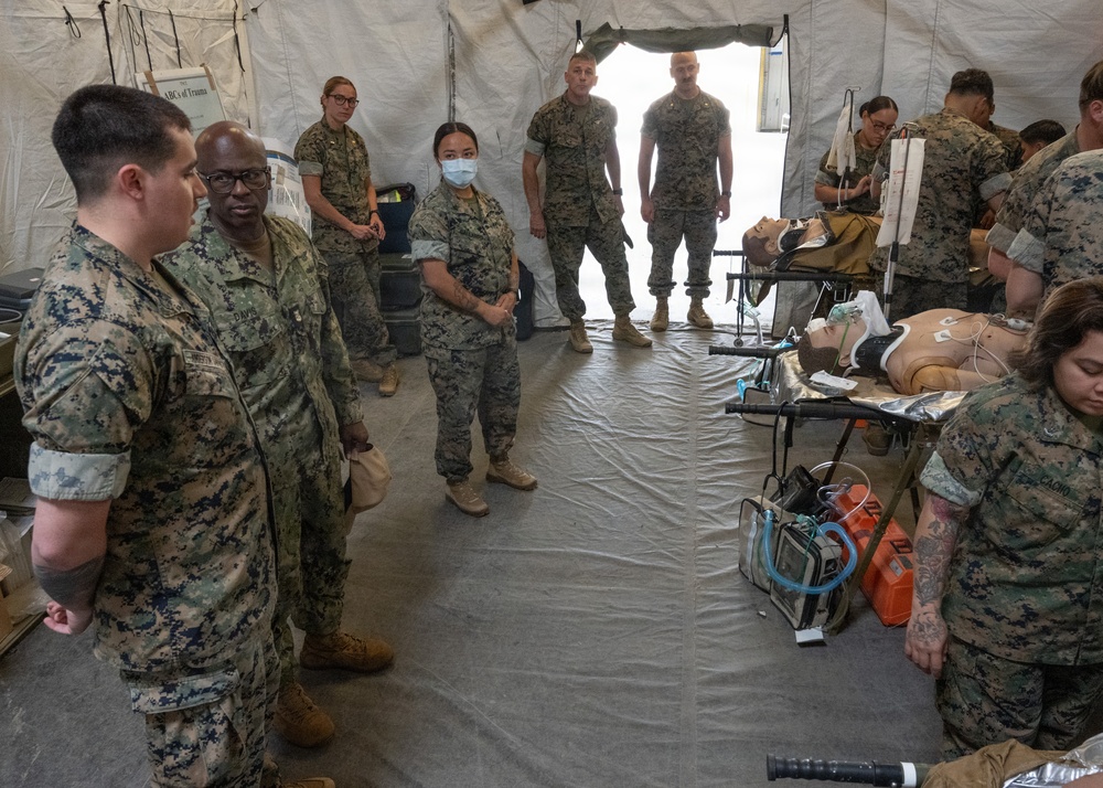 U.S. Pacific Fleet Master Chief Don Davis conducts battlespace circulation in NRSW