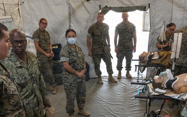 U.S. Pacific Fleet Master Chief Don Davis conducts battlespace circulation in NRSW