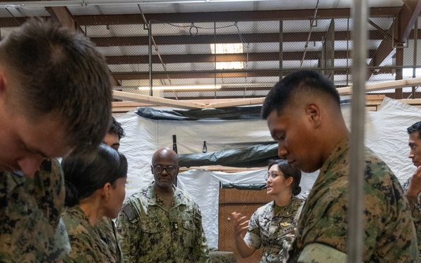 U.S. Pacific Fleet Master Chief Don Davis conducts battlespace circulation in NRSW